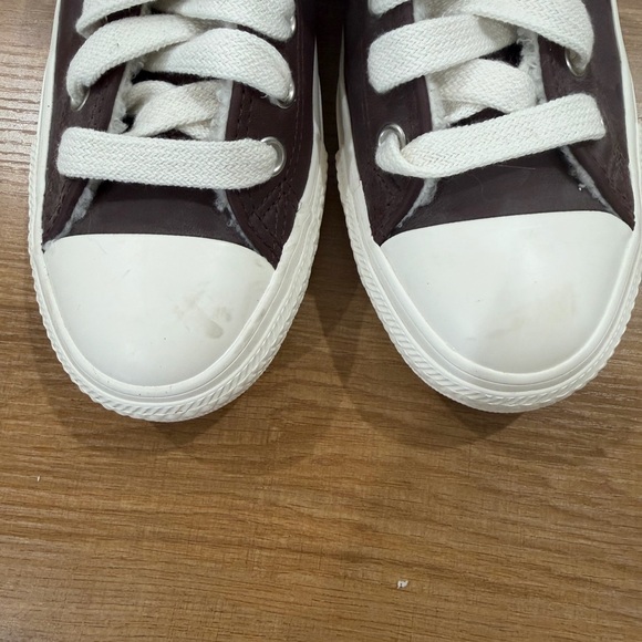 Converse Brown High-Tops with White Details - Picture 2 of 10